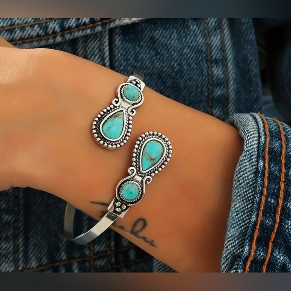 NEW women’s cuff bangle bracelet, silvery, faux turquoise stones, adjustable